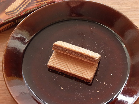 【SIGNATURE SNACKS 】ツインズウェハースチョコレート/TWINZ cream filled wafers CHOCOLATE