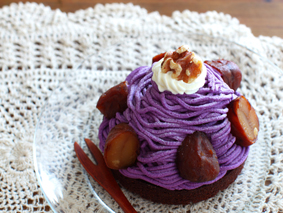 ハロウィンにも　紫芋の簡単モンブランケーキ　レシピ