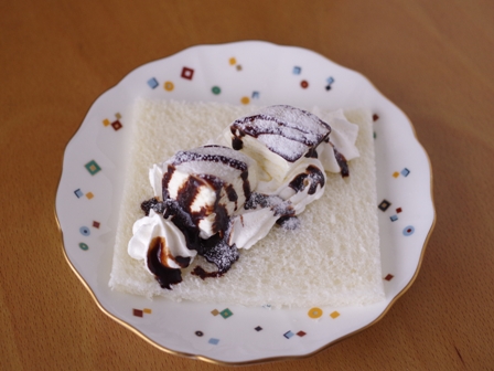 市販のアイスとクリームでチョコデザートサンドシナイッチ01