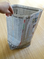 新聞紙でゴミ袋を作ってみます 中くらいサイズ エコ袋 なみ助diary ニャンズ大好き 気ままな主婦日記