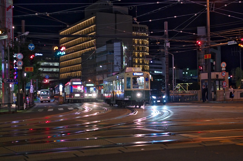長崎　路面電車　夜景