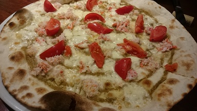 ずわい蟹とフルーツトマトのピッツァ